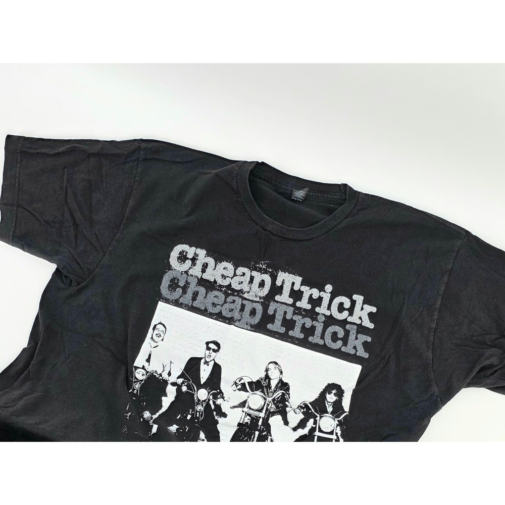 Cheap Trick Band T-Shirt Size XL Mens Black Grunge Short Sleeve Rock Music